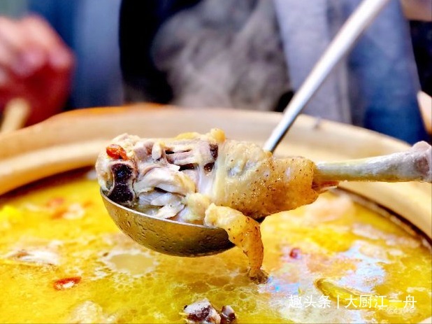 胡萝卜|秋天喝鸡汤,不用医生帮,教你特色炖鸡汤的做法,解秋乏防秋燥!