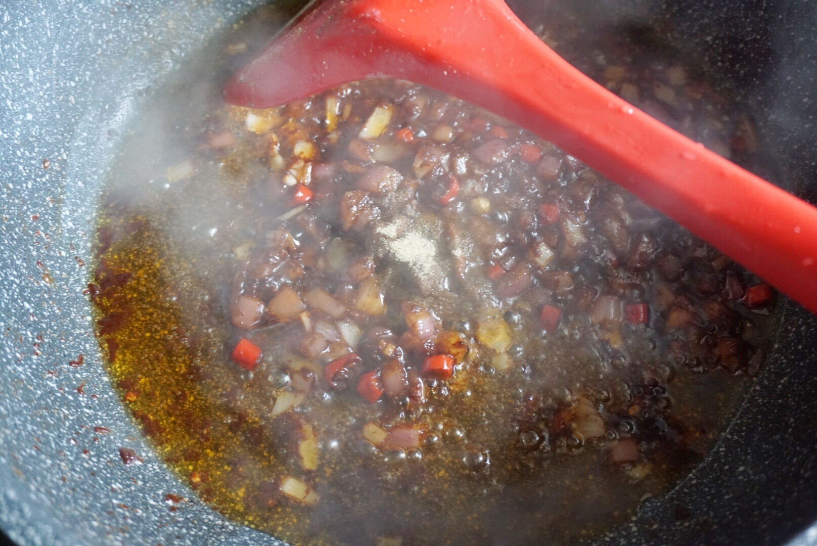 家常红烧豆腐这样做,嫩滑入味,几分钟完成