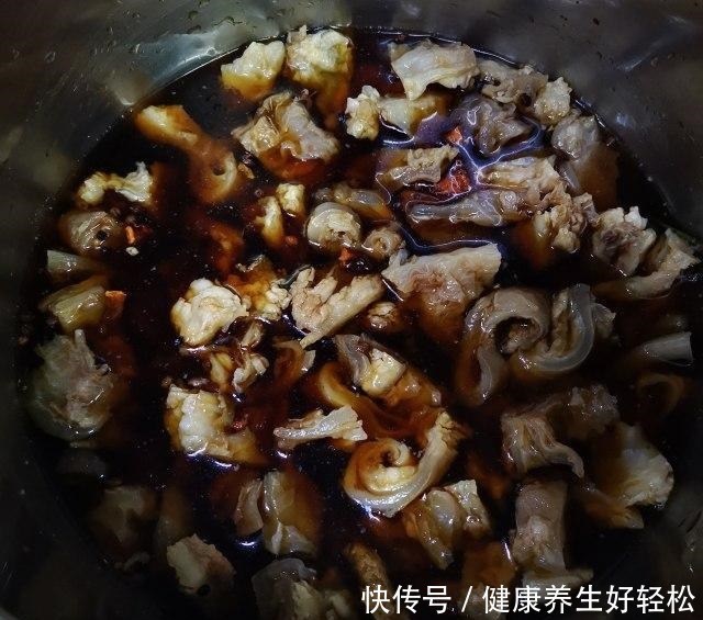 卤牛筋,筋道软烂入味