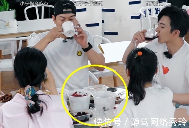 外卖|中餐厅第一次点外卖,当注意到桌子上的外卖单,是我没见过世面了