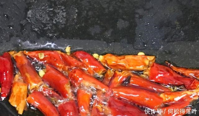 涼拌洋蔥在家怎么做好吃這3個訣竅學(xué)會了,做出來不比飯店差!