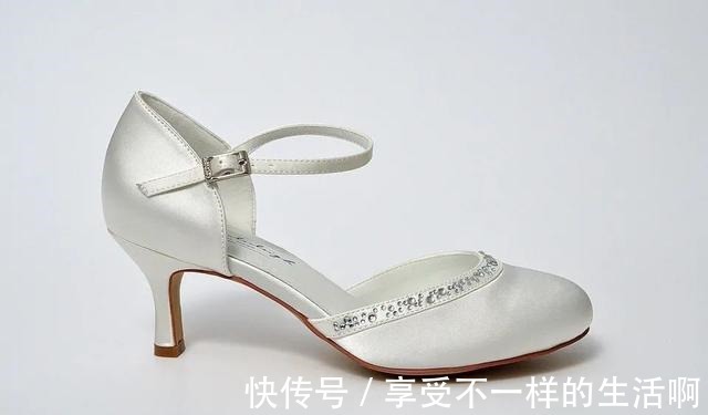 腰部肌肉 穿高跟鞋损伤颈腰椎美丽的代价到底有多大！