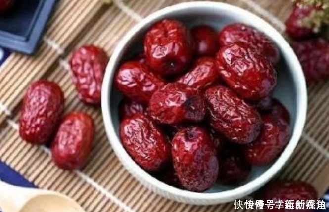 此物|红枣和此物一起泡,每天喝一杯,保肝排毒,皱纹没了,色斑淡了