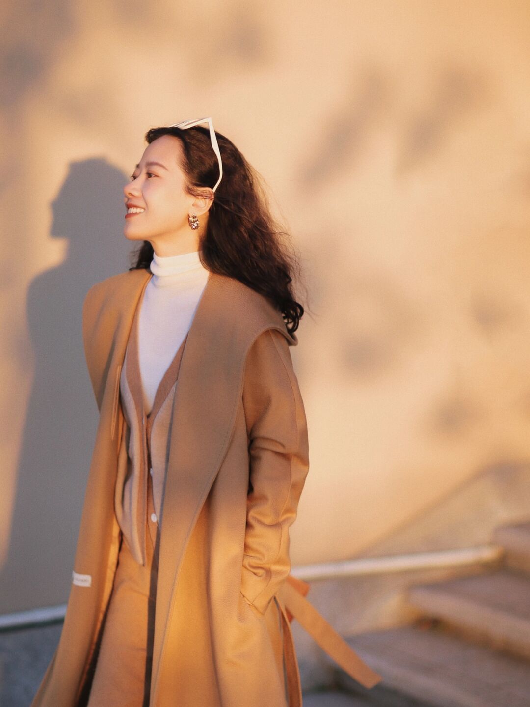 三木 论大衣穿搭我只服三木，这些搭配简洁利落又高级，优雅大气