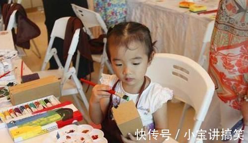 宝妈|孩子画全家福,老师却怀疑娃心理不健康,宝妈笑道:您看走眼了