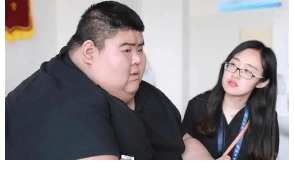 骑自行车|把胃切掉一半，一年狂瘦400斤，史上第一胖的他，如今让人羡慕