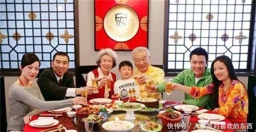 “菜不摆三,筷不成五,席不成六”,中国传统吃饭禁忌,你知多少