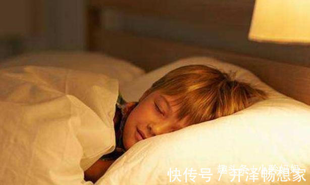 生长激素|孩子在这个时间睡觉,会比一般的孩子更聪明,家长要早点了解