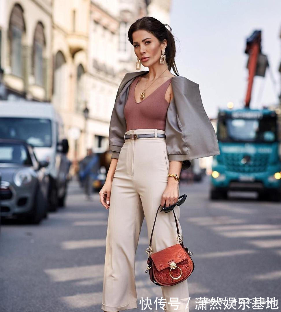 女人戴“手镯”还是“手表”好看?三个理由告诉你,戴错很尴尬!