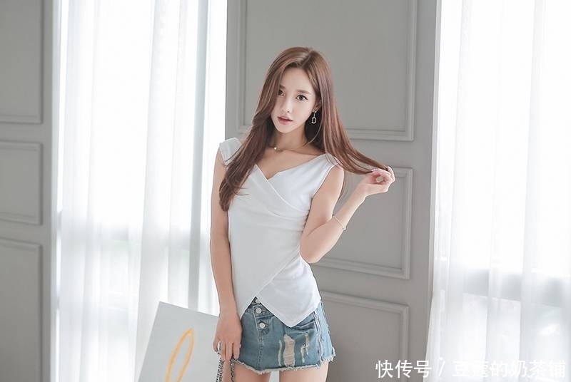 写真|(写真)孙允珠白T恤穿着私房清新纯洁洁白