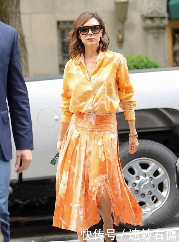 女人过了40岁，少穿“花”衣服，多穿这三个高级色，洋气显白