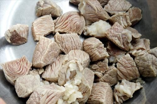 进补|秋季进补，就得吃此肉，营养滋补去秋燥，上桌不够吃，贵点也值了