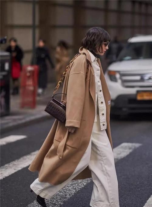 穿风衣、大衣高级？你错了，不掌握这4个“技巧”，只会显土显矮