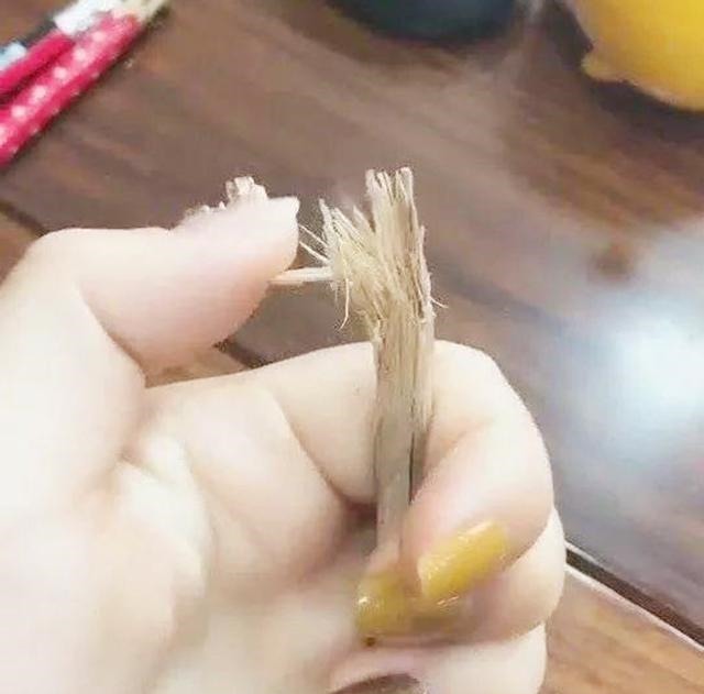 铅笔|孩子的书包千万不能翻!里面的东西简直超出想象范围,又惊又喜!