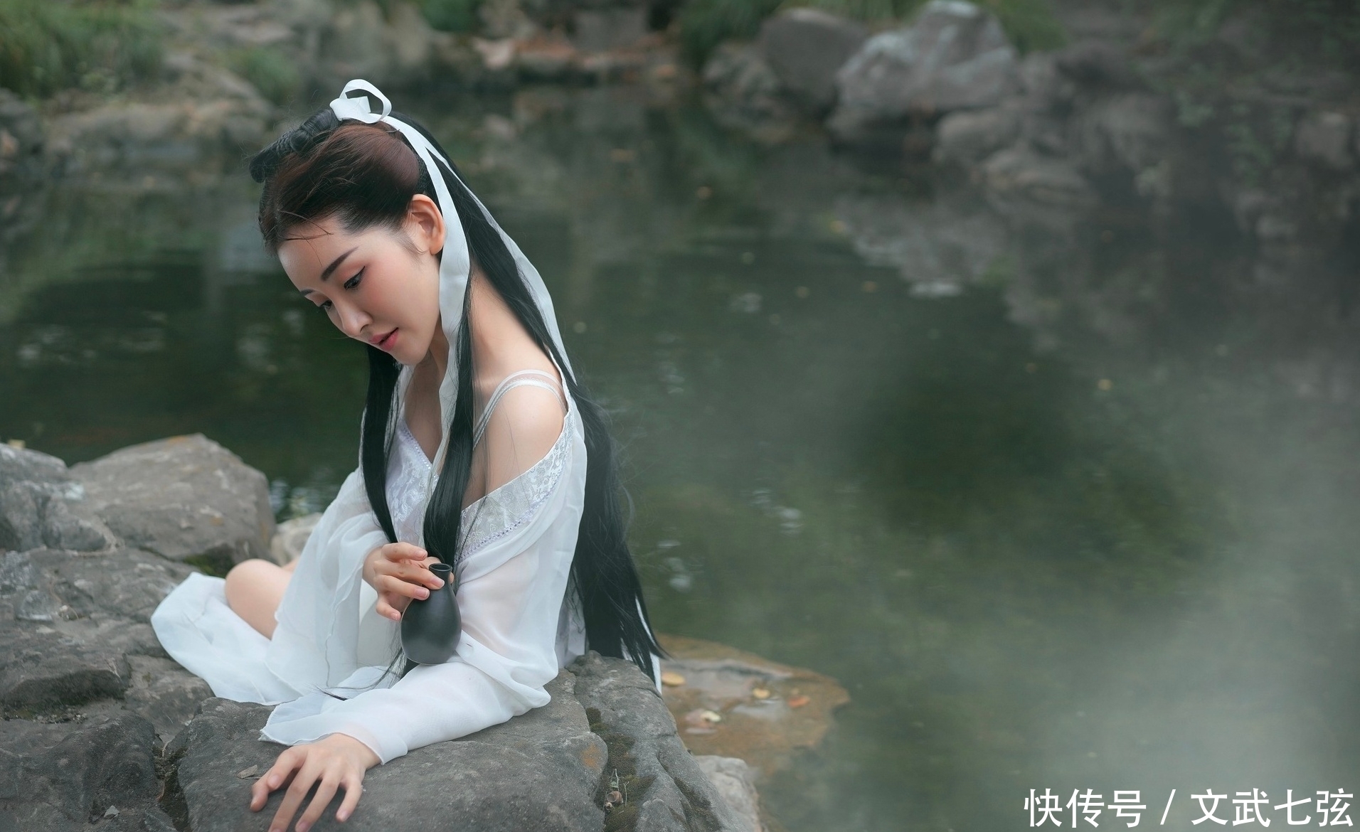 云消|原创对联·十四副丨愁情难理三千丈，断齿闲梳一两根