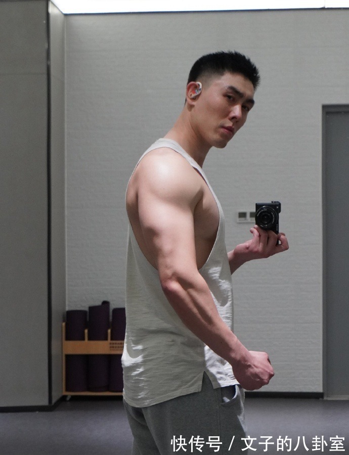 肌肉|身材如雕刻的肌肉奶爸,金牛座健身达人,一周至少保持五天训练!