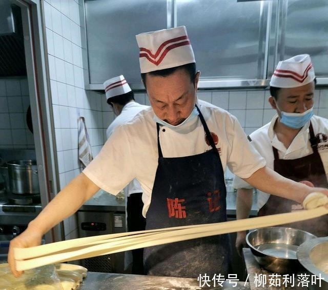 普洱茶叶蛋|在南京,体验一碗地道的兰州牛肉面面!