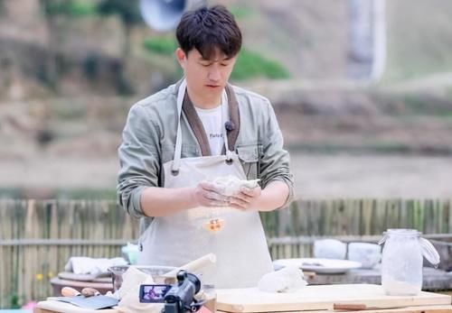 “厨艺俱佳”的明星老爸，黄磊第三，林依轮第二，没想到他是榜首