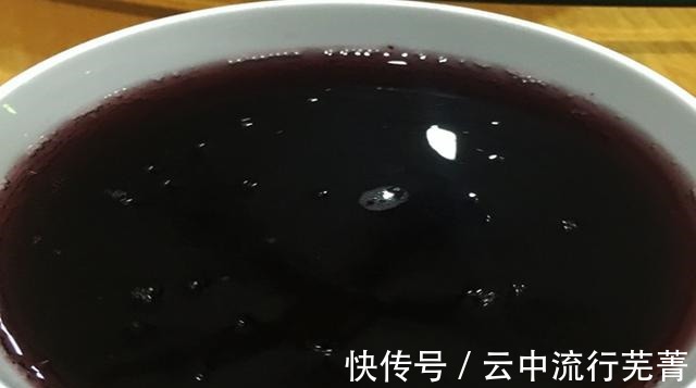 钓鱼|窝料配方来啦！渔具店老板酒后吐露，钓鱼很好用的葡萄酒玉米！