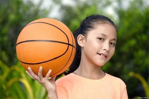 钙质|喝牛奶、吃钙片就能补钙?少了这3件事,补钙再多也白搭