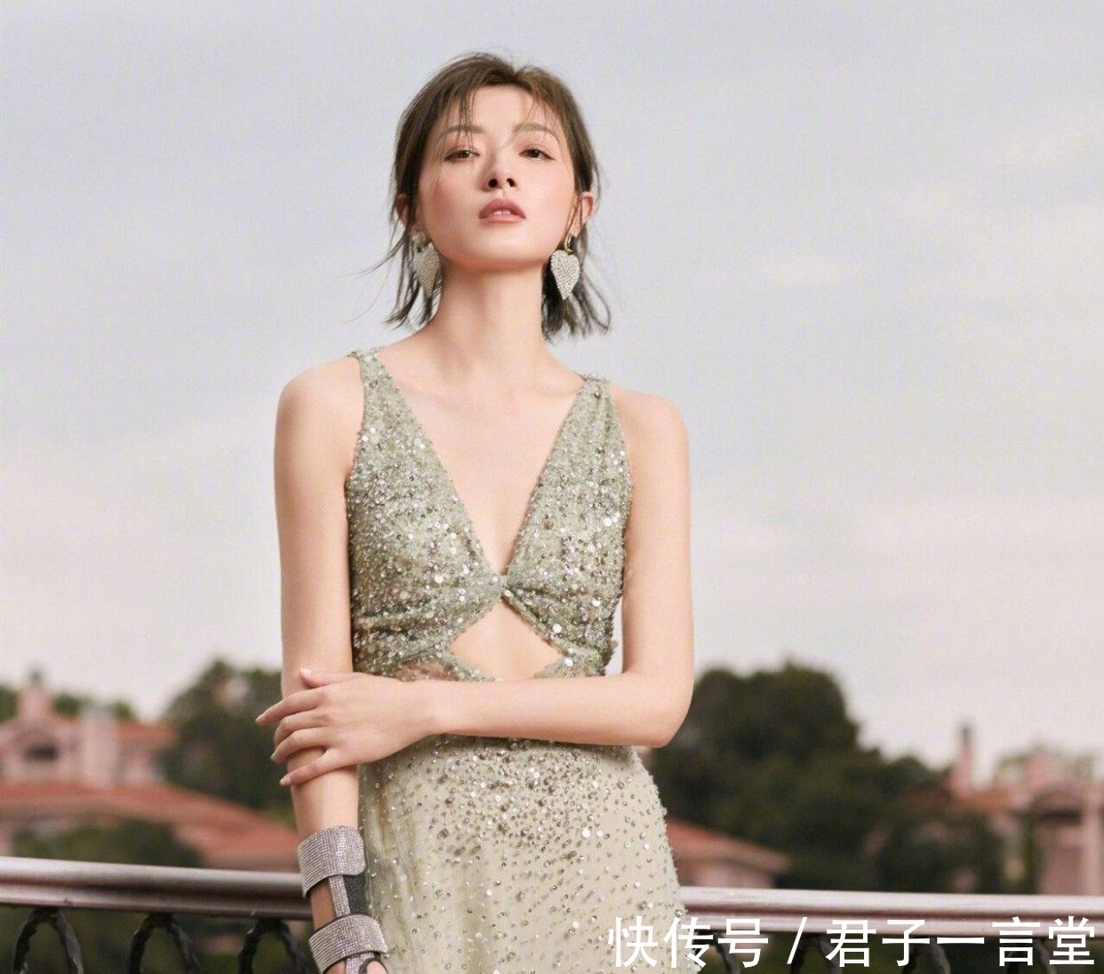 黄子韬|明星捐款引热议,自降身价艺人大有人在,网友:咖位自在人心中