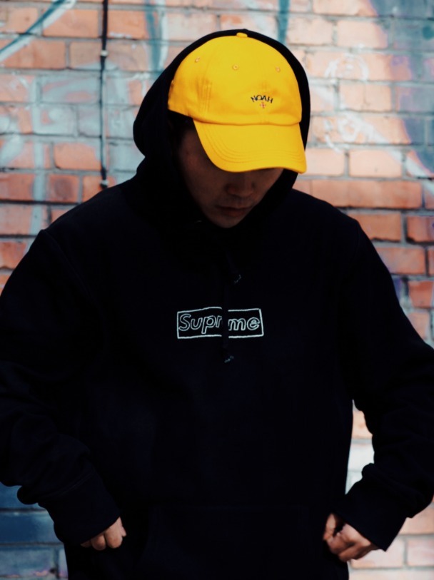 卫衣 Supreme x GCY郭春雨 2022 联名系列单品海报公布,争议性新作