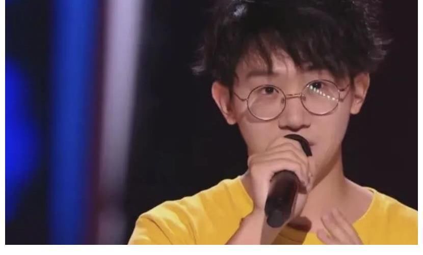 同樣是導師,那英全場最活躍卻搶不到人,李克勤話雖不多但最高明