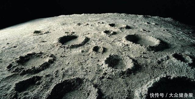 地球上可以看到星星,为什么月球上只有一片漆黑呢