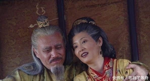 一朵红莲|才女上联“一朵红莲三尺水”,书生巧对下联让才女害羞