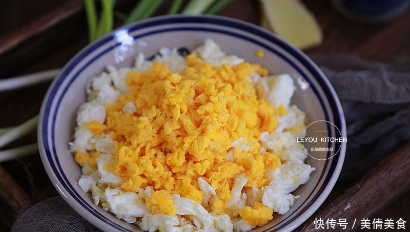 5个鸡蛋、1块姜,花几分钟时间,炒出螃蟹味,又鲜又美