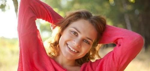  牙齿|女性身体出现5个“丑态”，或在暗示衰老已经开始了，别不承认