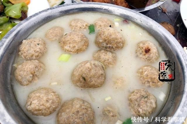 农村330元一桌的宴席,鸡鸭鱼肉都有,利润在哪