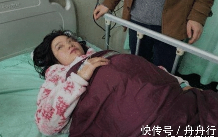 孩子|孕妇顺利生下男婴，产房外家人喜出望外，看到孩子后无人敢抱