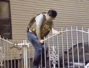 |搞笑GIF趣图:女朋友太爱玩,好想装作不认识她!