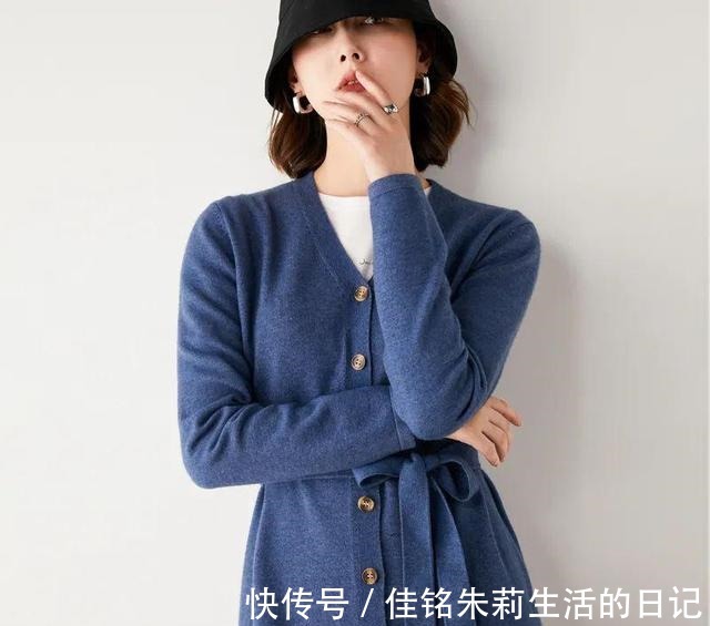 氛围感 一条针织裙，穿出秋天气质！