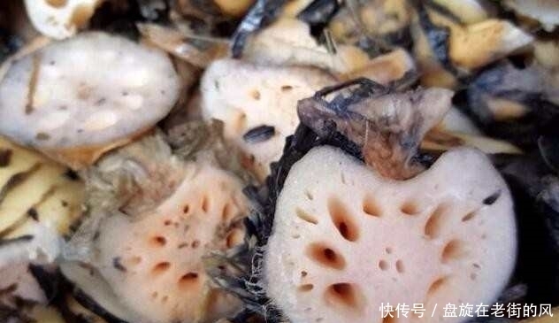 收集|老汉每天守在菜市场收集这种没人要的东西,竟能治好这个小毛病