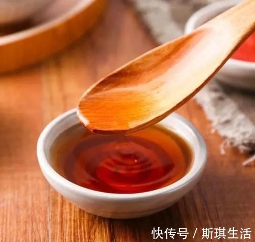 香味|清炖鸡汤,牢记“多放1干4不放”的诀窍,鸡香味浓郁,无腥味!