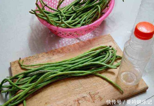 腌制豆角的方法|腌制豆角有人加食盐，有人加白酒，都不对，加它爽脆不生花