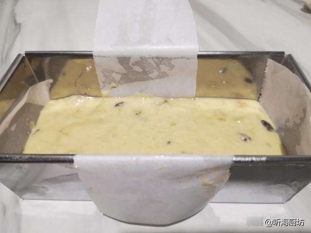 家有烤箱的一定要试试，不用打发，简单搅拌就能做的蛋糕，太香了