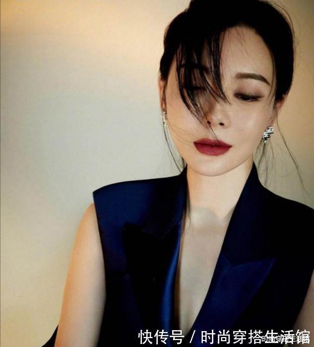 脸型 女人过40岁尽量少烫“大妈卷”,今年流行这5种发型,清凉又减龄