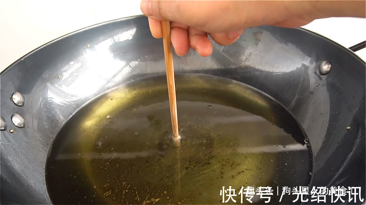 香酥|想吃芝麻酥条,教你最简单的做法,几块钱能做一大篮,香酥爽脆