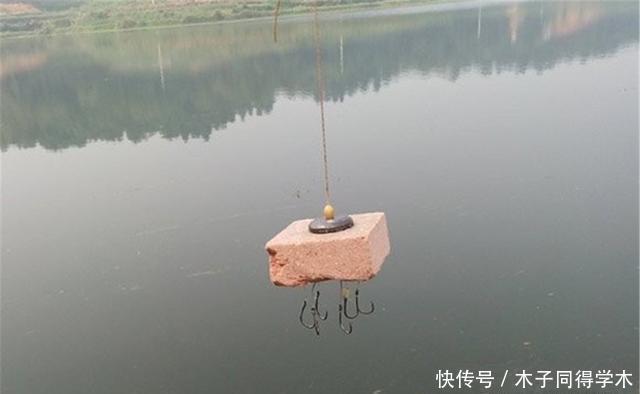 夏季|夏季野钓大鱼，遇上走水还挂底，用豆饼翻板钓，钓大鱼很犀利