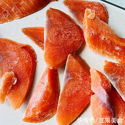 西兰花|#一口新年味，全家享佳味#年味菜乐享鱼