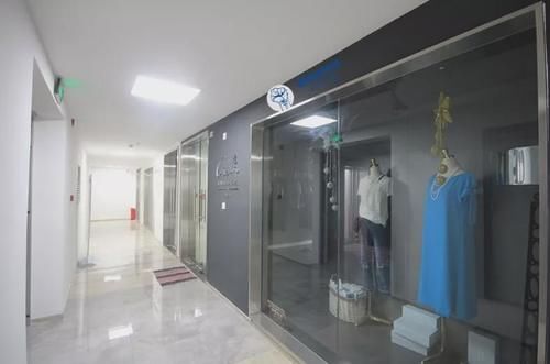 德阳|钢铁般意志的德阳打工人，在五洲广场打工比在汇通大厦更尊贵？