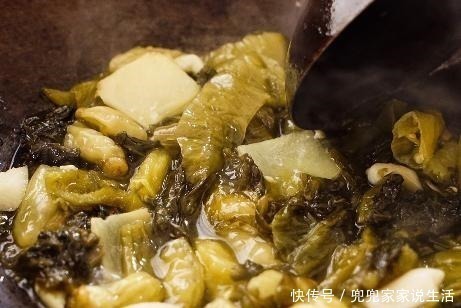 大厨|做酸菜鱼,直接腌制是不对的,大厨教我正确做法,鱼肉嫩滑不易碎