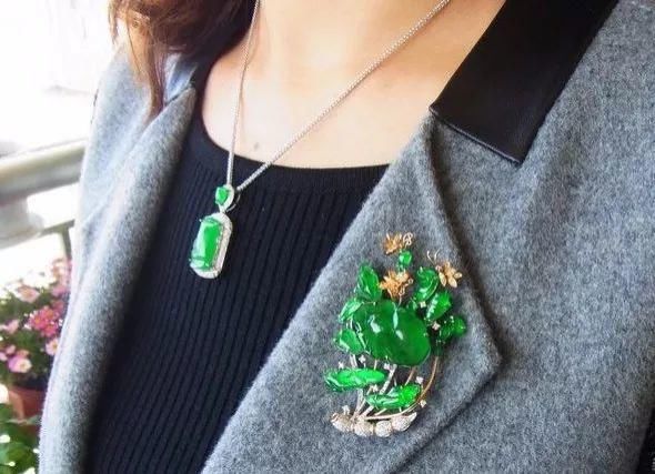 翡翠胸针，女人精致的化身