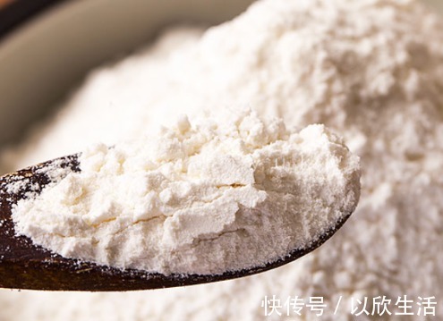 长虫|夏季,面粉经常发霉长虫怎么办学会这2招,放再久都不会生虫!