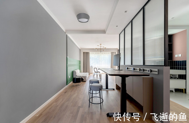 隔断|少见100㎡三居改两居,大胆配色尽显高级