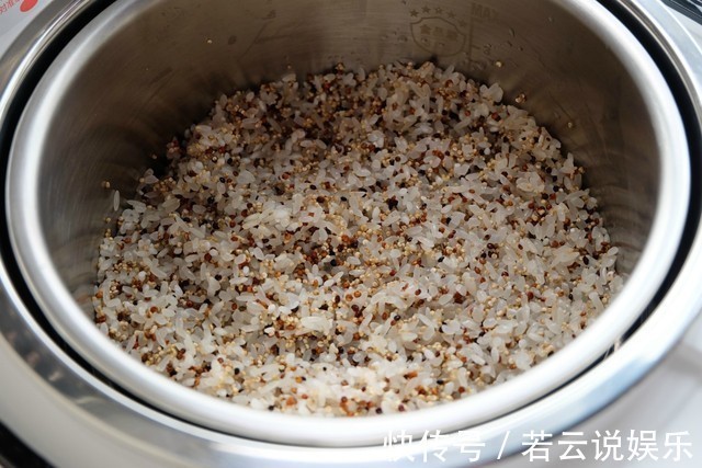 大米煮过再蒸饭，又香又软还低糖，减肥人士和糖尿病人有口福了