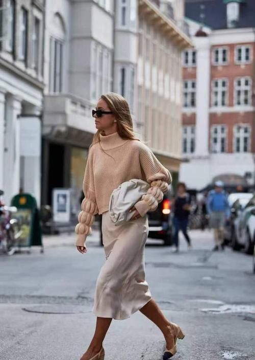 ?女人过了50岁，多穿这3种“冻龄裙”，时髦气质，女儿都夸年轻